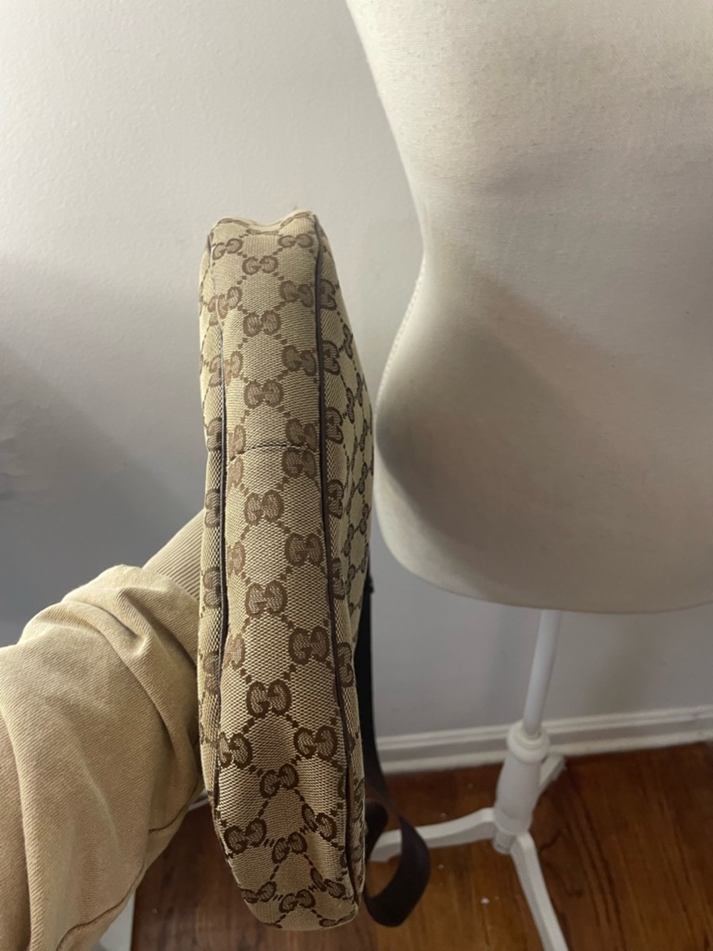 Authentic Gucci Beige GG Canvas Shoulder Bag with Black Strap - Picture 10 of 13